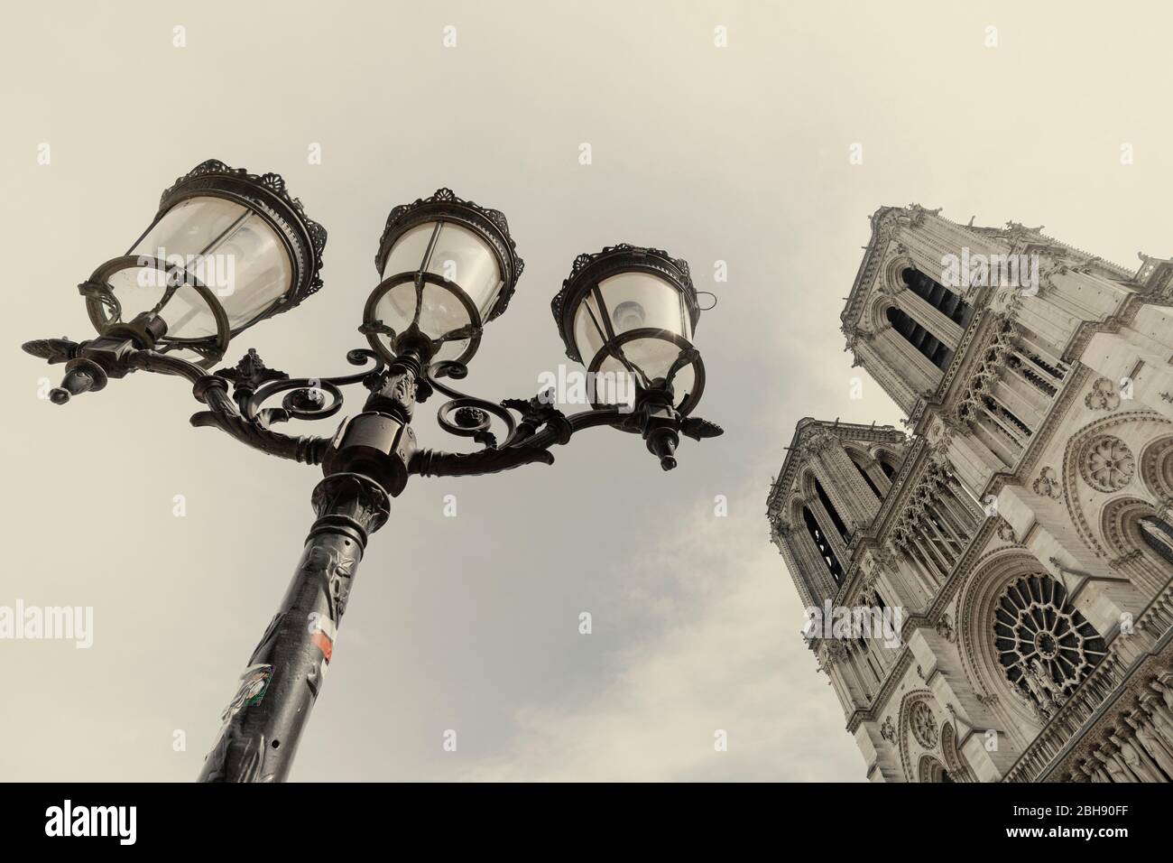 Notre Dame de Paris with street lamp Stock Photo Alamy