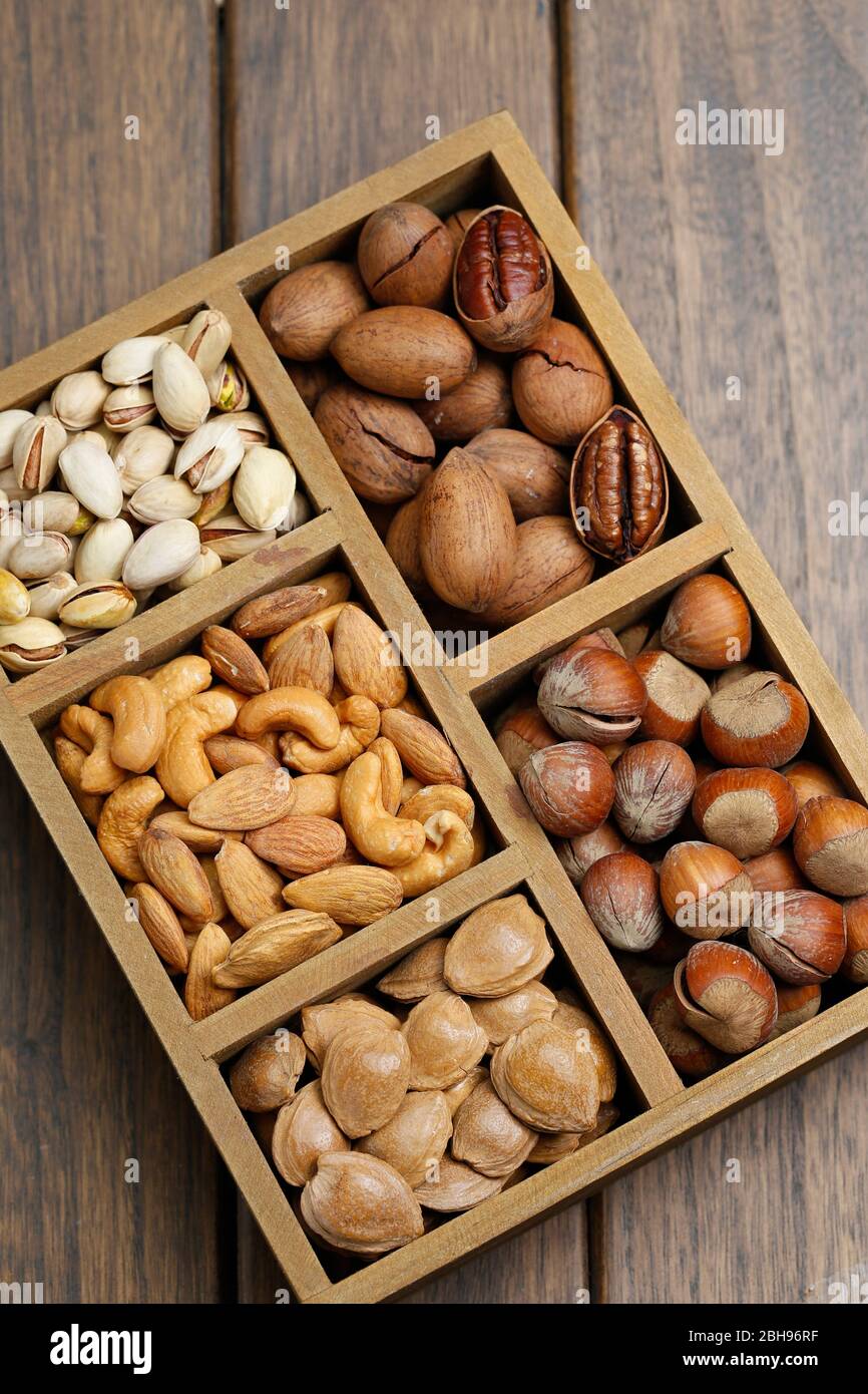 Box of nuts hi-res stock photography and images - Alamy