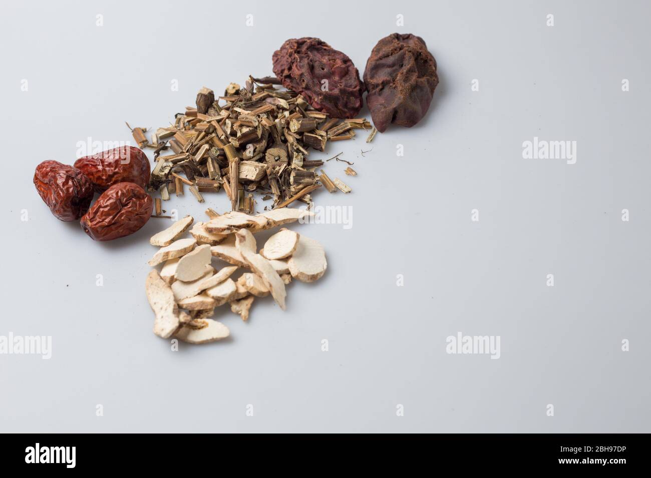 Chinese herbal medicine hi-res stock photography and images - Alamy