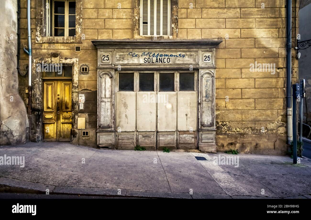 Closed knitwear store in Béziers. Wooden frame. Stock Photo