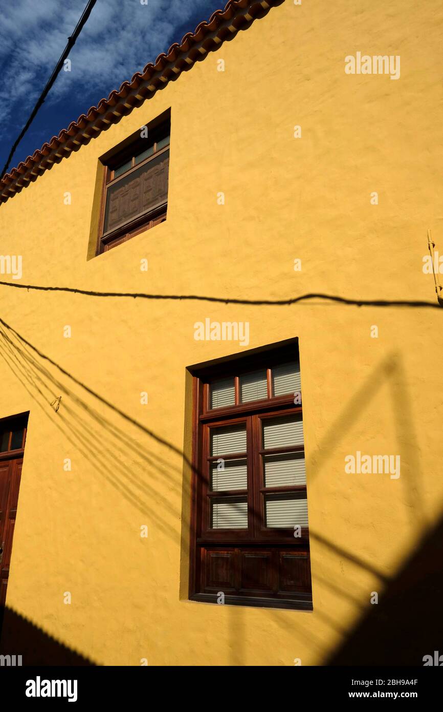 Europe, Canary Islands, La Gomera, shadows, and cables on a house facade Stock Photo