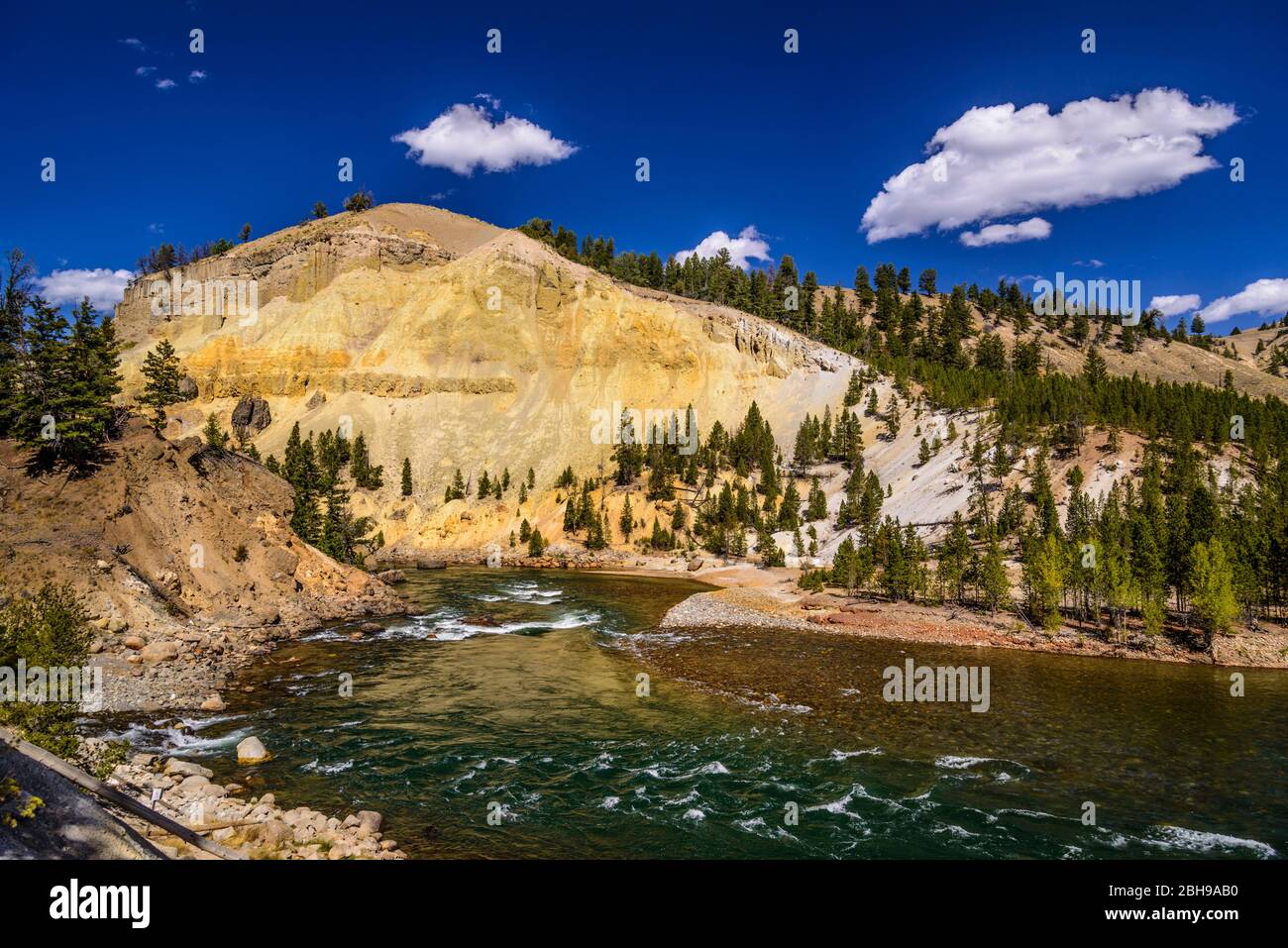 USA, Wyoming, Yellowstone National Park, TowerRoosevelt, Yellowstone