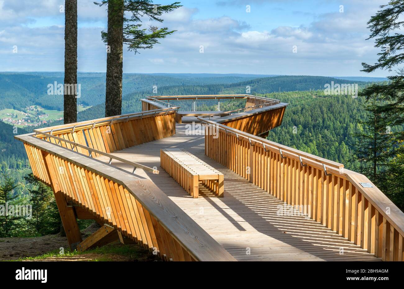 Germany, Baden-Württemberg, Freudenstadt-Kniebis, Ellbachseeblick, observation deck overlooking the Ellbachsee, a glacial Karsee in the northern Black Forest. The new observation deck, a 30m long barrier-free Douglas fir dock, 10m above the ground at the end, opened in August 2013. Stock Photo