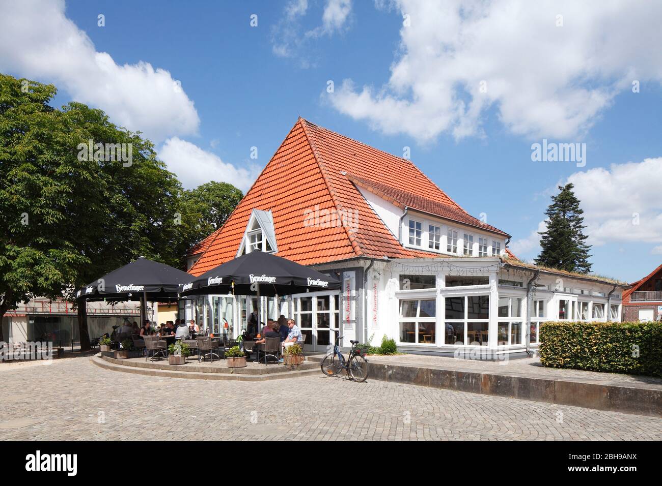 Achim, Restaurant Alte Feuerwache am Bibliotheksplatz Stock Photo