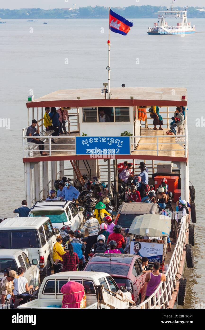 Cambodia, Phnom Penh, Tonle Sap River ferry Stock Photo Alamy