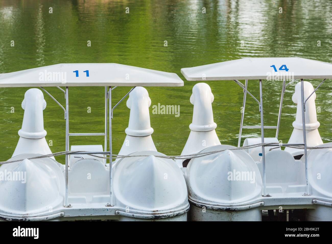 boat shaped paddling pool