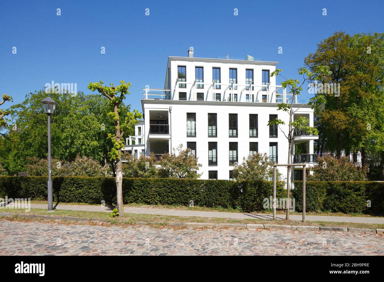 Modernes Wohngebäude, Mehrfamilienhaus, Binz auf Rügen, Insel Rügen, Mecklenburg-Vorpommern, Deutschland, Europa Stock Photo