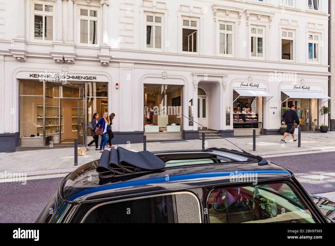 Germany, Hamburg, city center, the Gänsemarkt, shopping area, ABC street, exclusive shops, Kennel and Schmenger, shoe store, Mini Cooper Stock Photo
