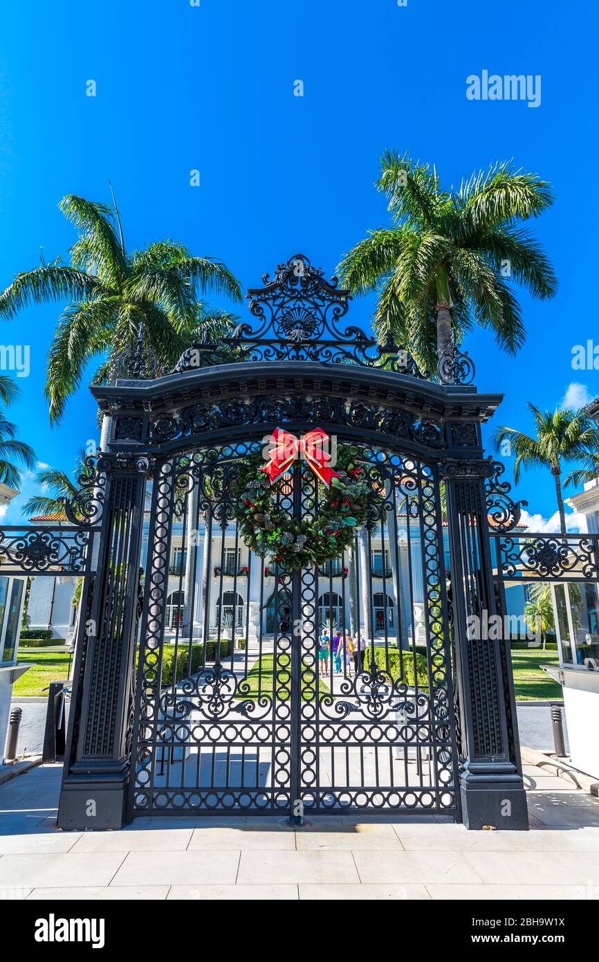 Einganstor, Whitehall, Henry Morrison Flagler Museum, Gilded Age Mansion, erbaut 1902, Palm Beach, Palm Beach County, Florida, USA, Nordamerika Stock Photo
