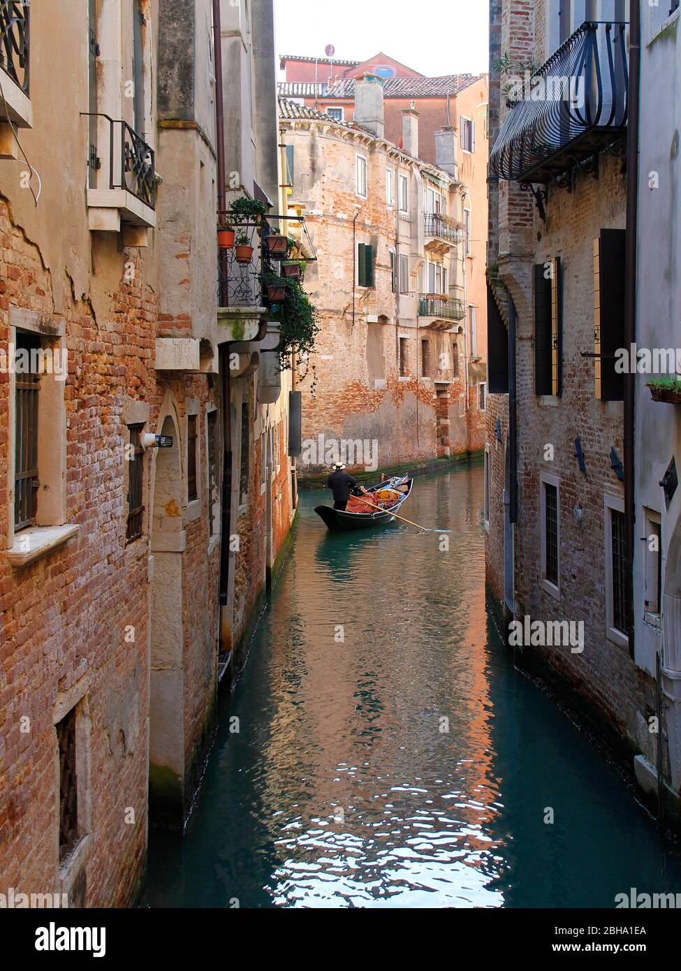 Venetian canal hi-res stock photography and images - Alamy