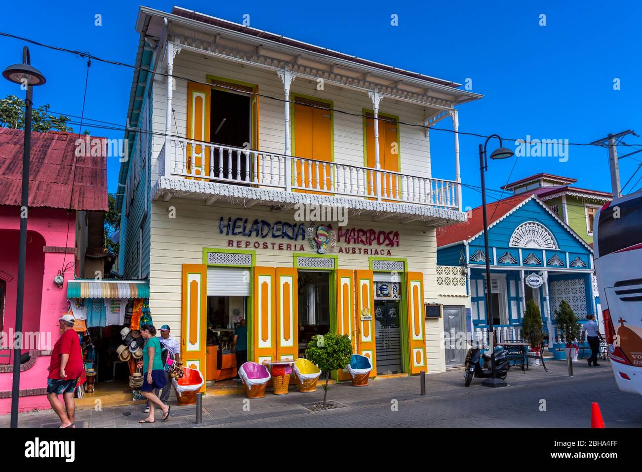 Eiscafé, Heladería Mariposa, Viktorianische Häuser, Zentrum, Puerto Plata, Dominikanische Republik, Große Antillen, Karibik, Atlantik, Mittelamerika Stock Photo