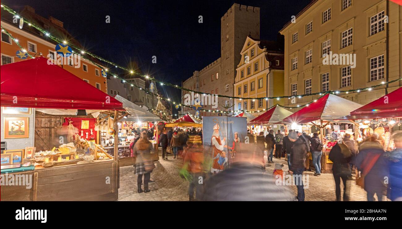 Lucrezia-Markt, Haidplatz, Christkindlmarkt, Weihnachten, Regensburg, Oberpfalz, Bayern, Deutschland, Europa, Stock Photo