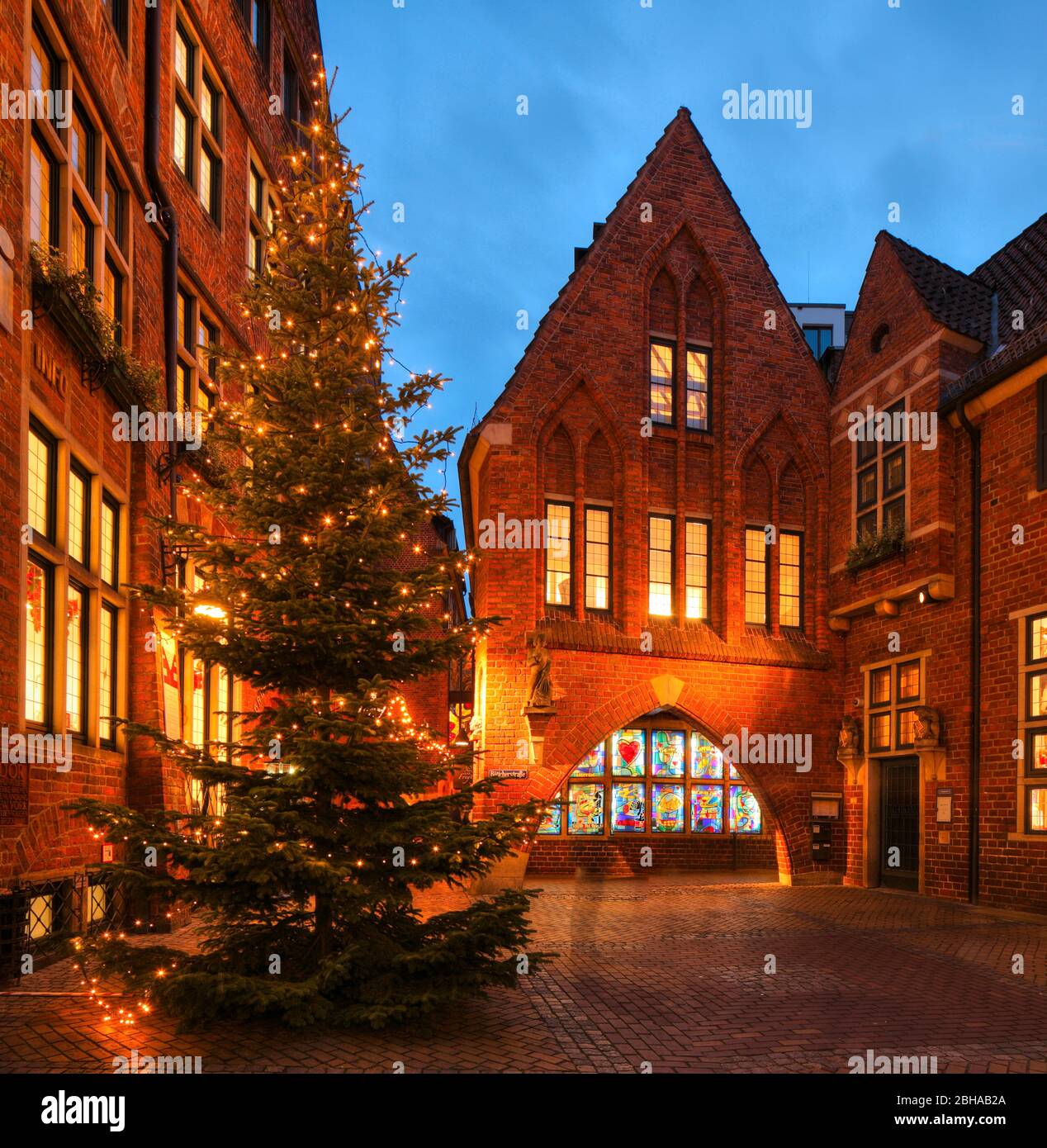 Weihnachtsbeleuchtung in der Böttcherstraße , Bremen, Deutschland, Europa Stock Photo