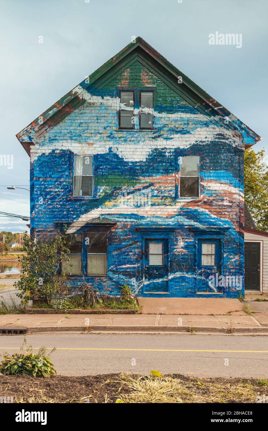 Canada, Nova Scotia, Parrsboro, painted house Stock Photo Alamy