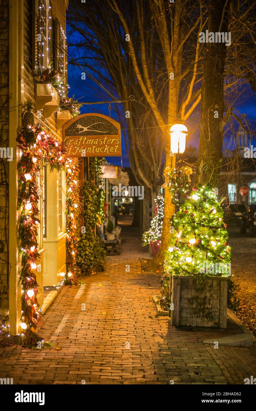 USA, New England, Massachusetts, Nantucket Island, Nantucket Town, storefront, Christmastime Stock Photo