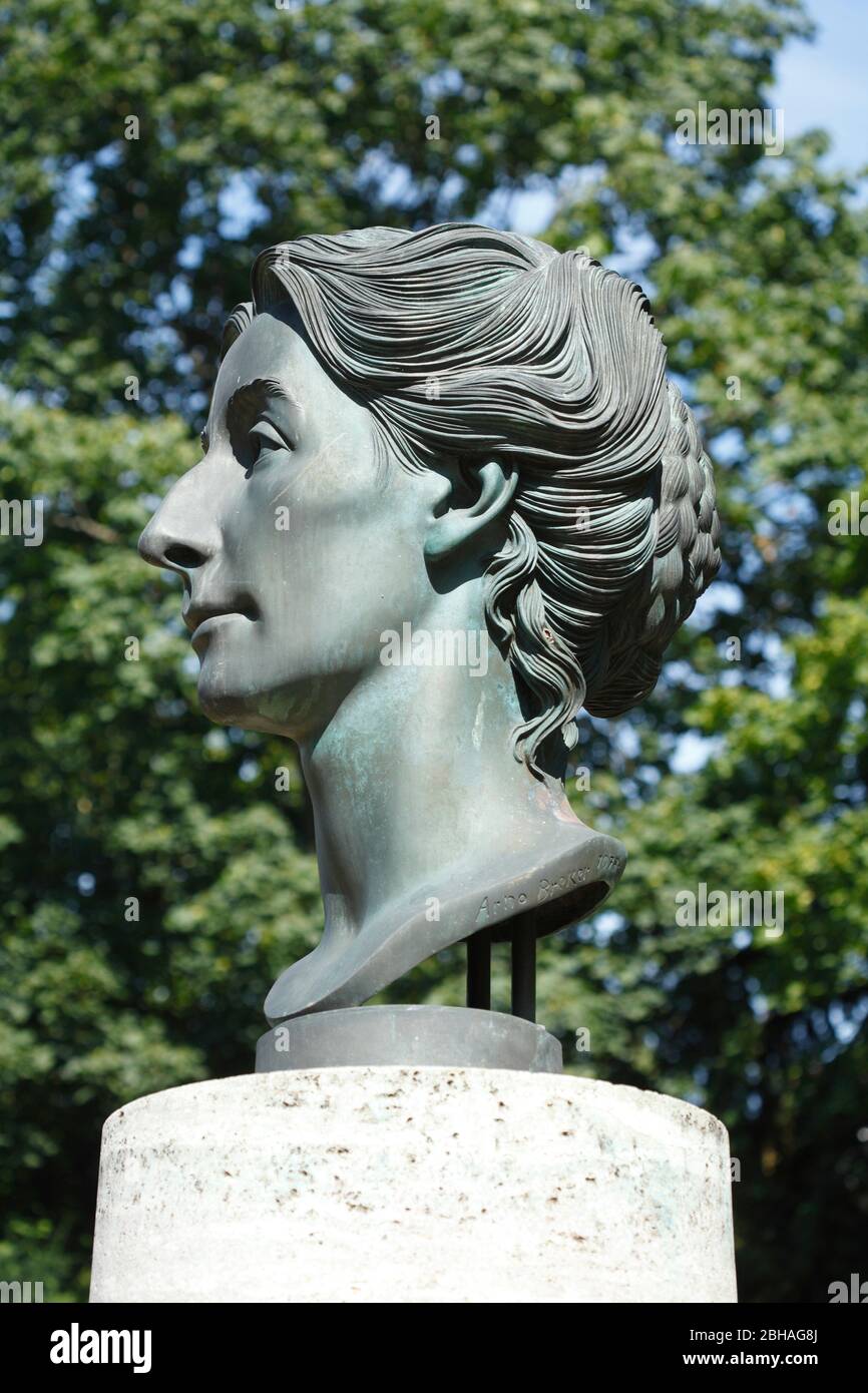 Sculpture Cosima Wagner, Bayreuth, Upper Franconia, Franconia, Bavaria ...