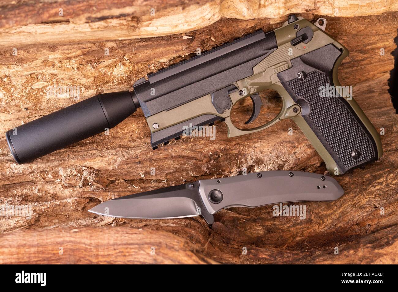 Silencer gun hi-res stock photography and images - Alamy