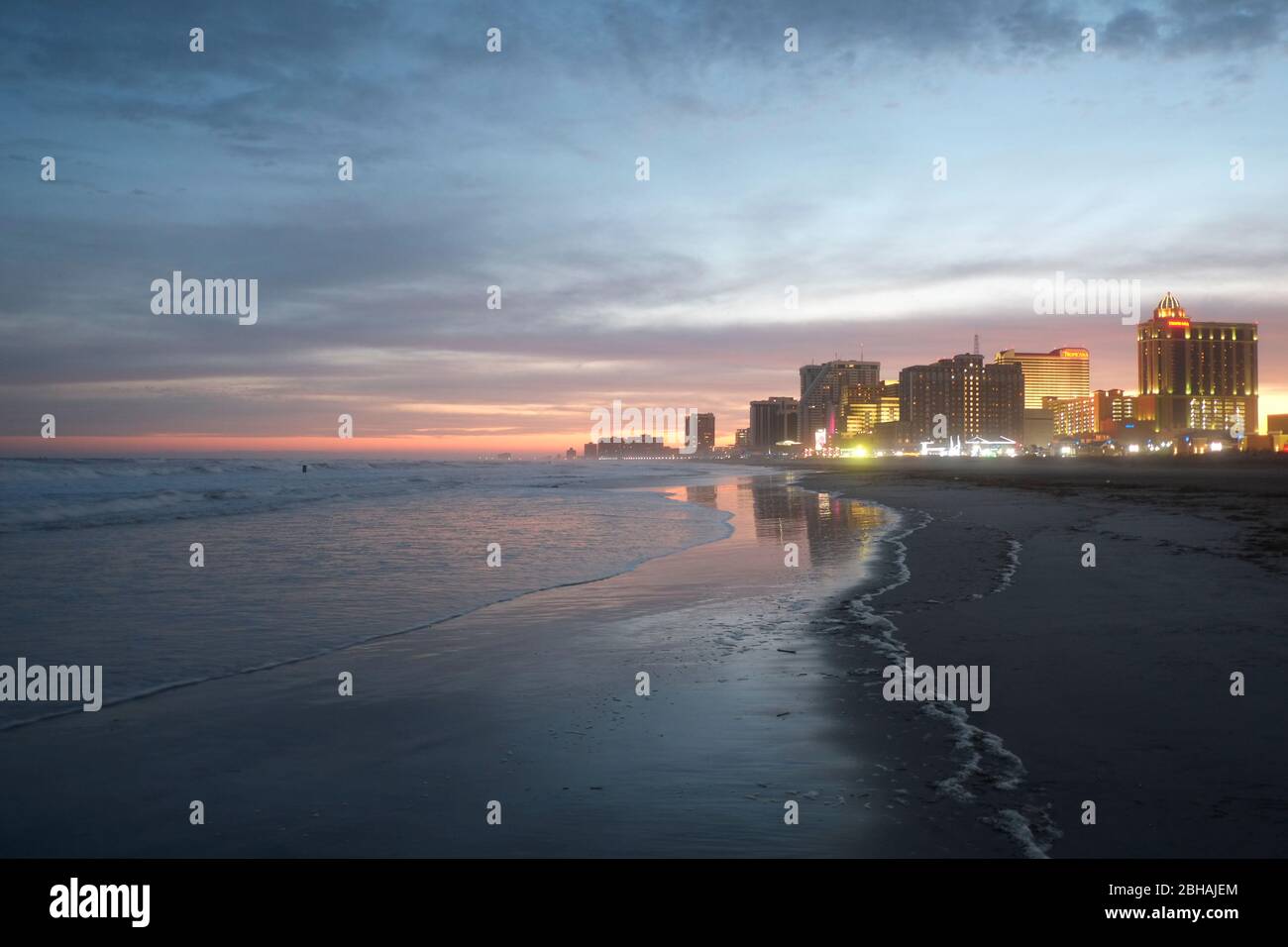 Atlantic City, New Jersey, Stadtansicht, Meer, Strand, Dämmerung Stock Photo