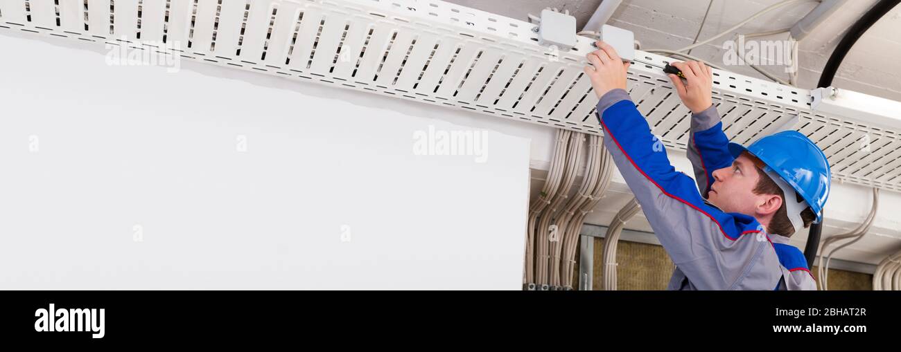 Tradesman repair hires stock photography and images Alamy