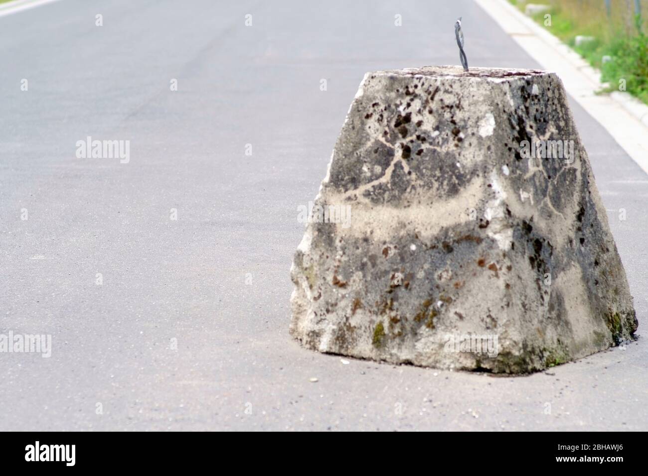 Barrier and road hi-res stock photography and images - Alamy