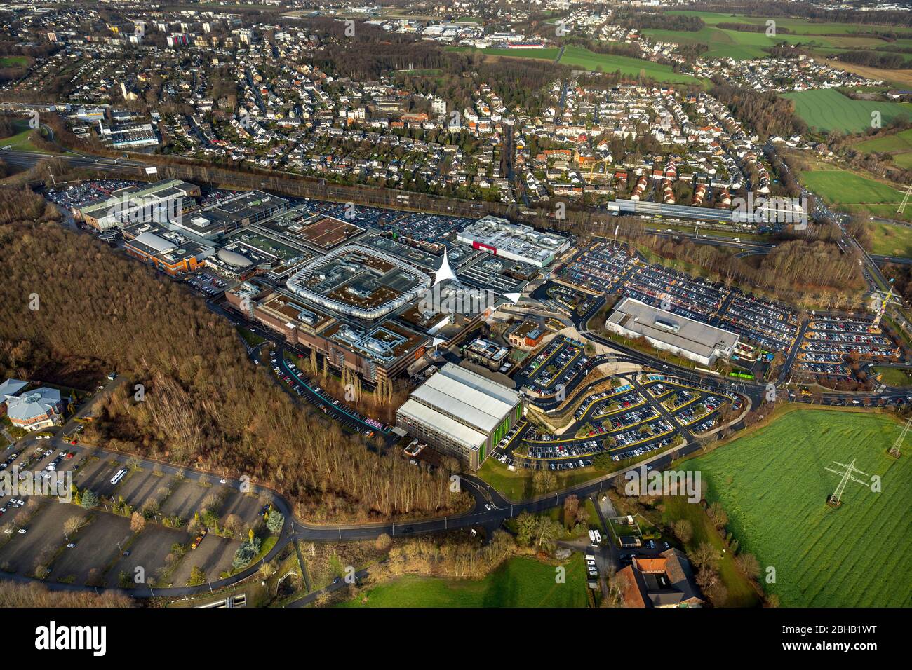 Aerial view shopping center car hi-res stock photography and images - Alamy