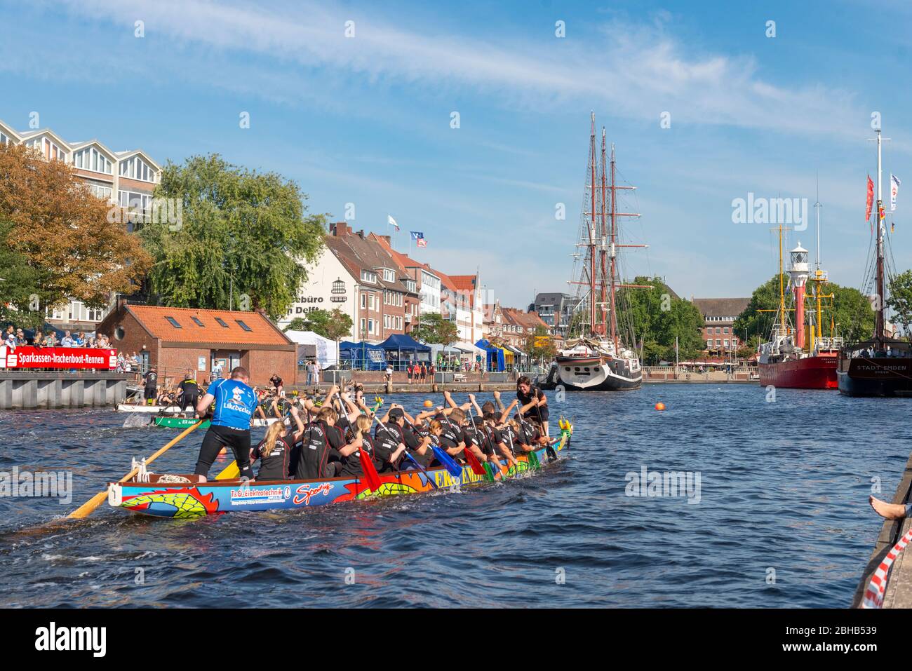 Germany, Lower Saxony, Ostfriesland, Emden, 'Emder Hafenmeile' dragon boat race in Binnenhafen. Stock Photo