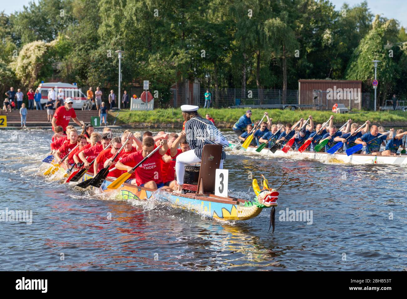 Germany, Lower Saxony, Ostfriesland, Emden, 'Emder Hafenmeile' dragon boat race in Binnenhafen. Stock Photo