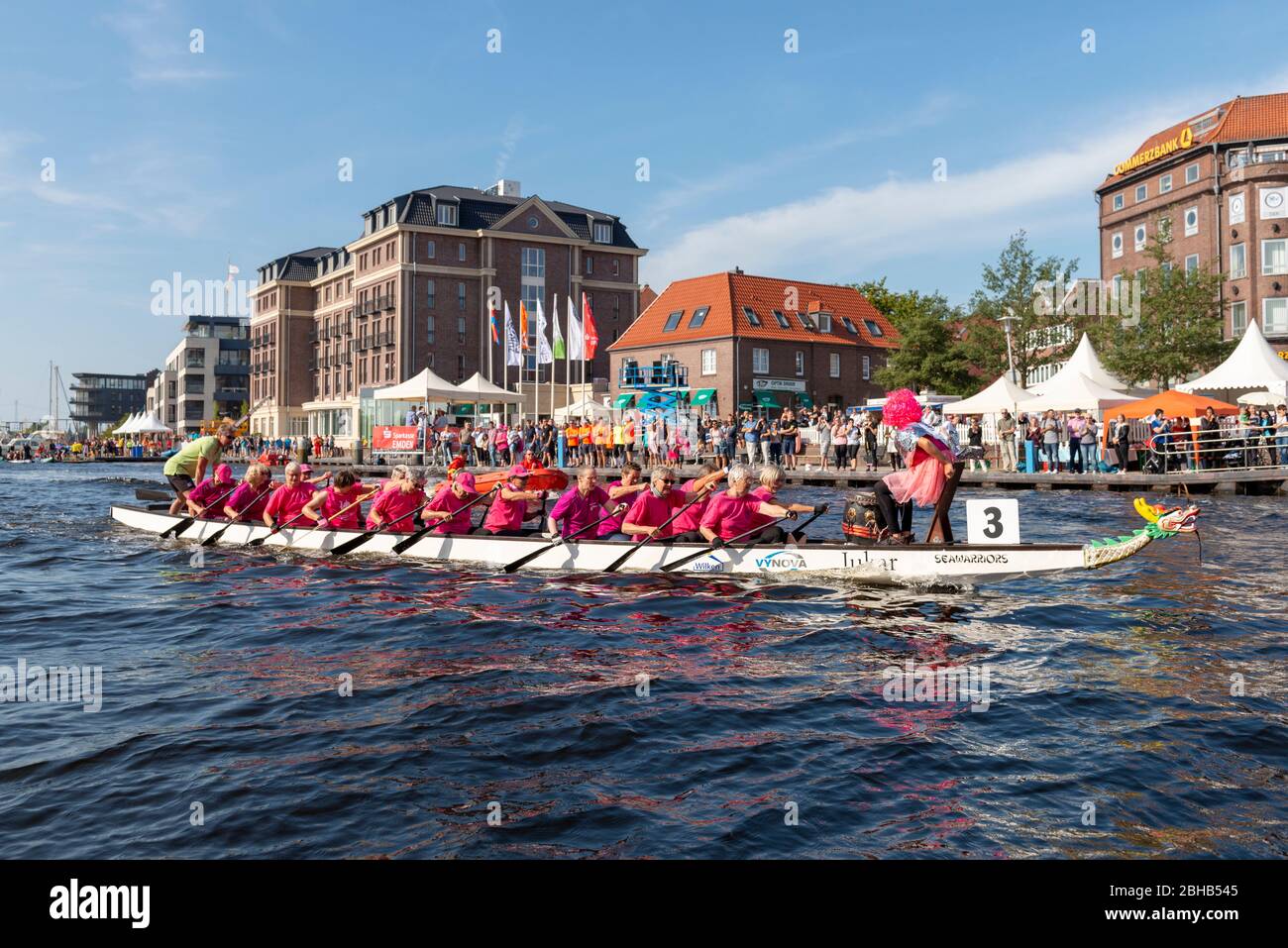 Germany, Lower Saxony, Ostfriesland, Emden, 'Emder Hafenmeile' dragon boat race in Binnenhafen. Stock Photo