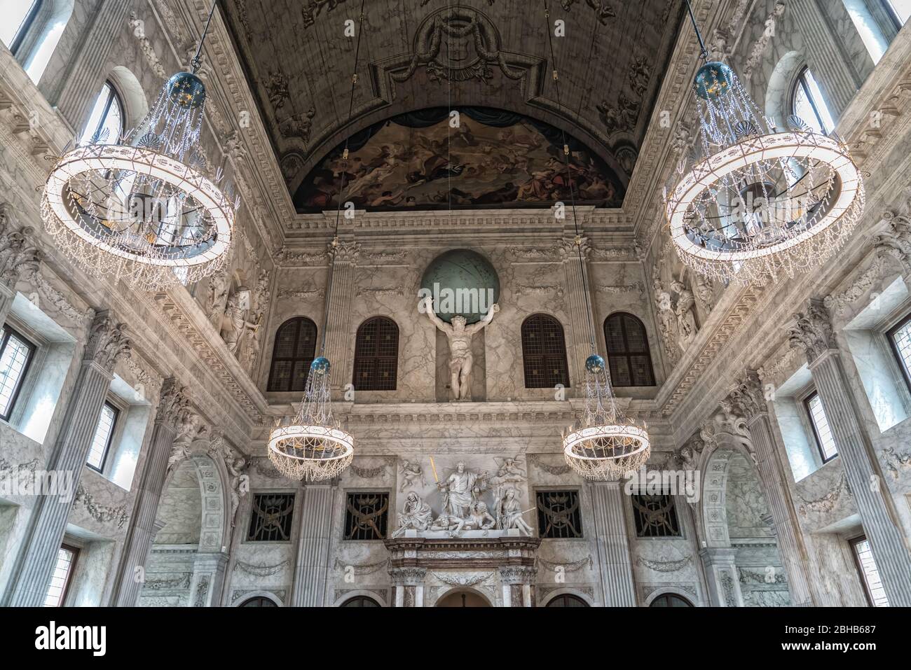 Victorian crystal chandeliers hi-res stock photography and images - Alamy