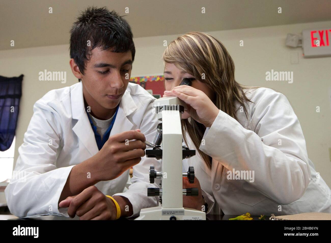Public high school science lab hires stock photography and images Alamy