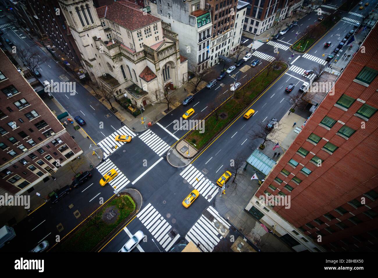 Taxi cabs along Park Avenue as seen from above in Midtown Manhattan, New York City Stock Photo
