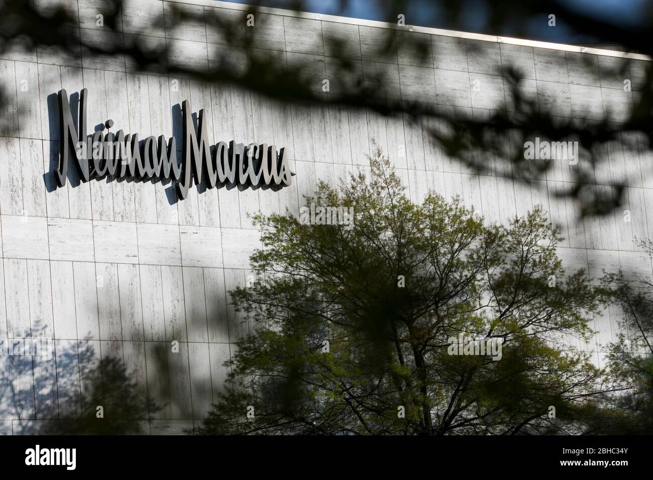 Neiman marcus logo hi-res stock photography and images - Alamy