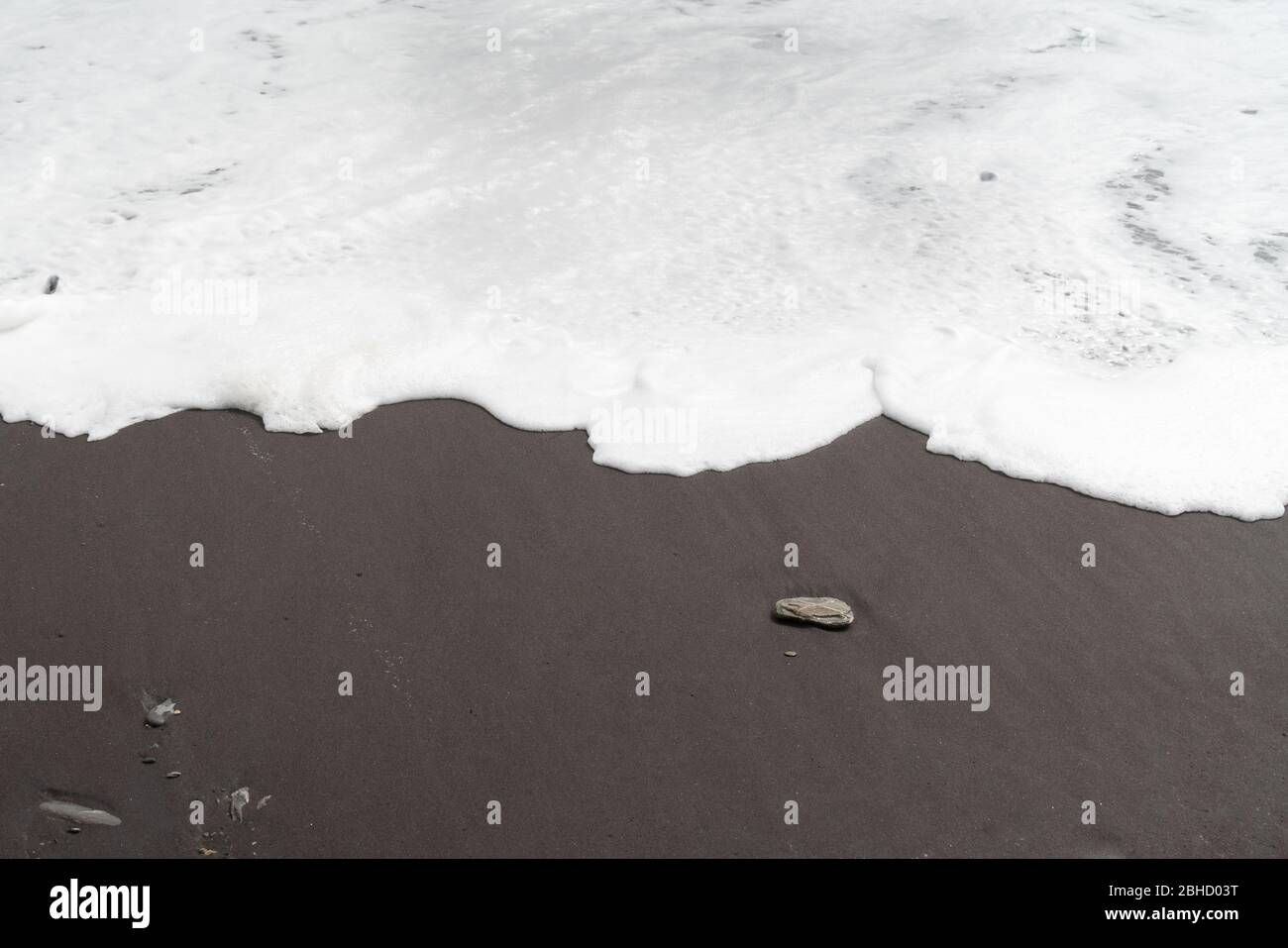 Black foam texture hi-res stock photography and images - Alamy
