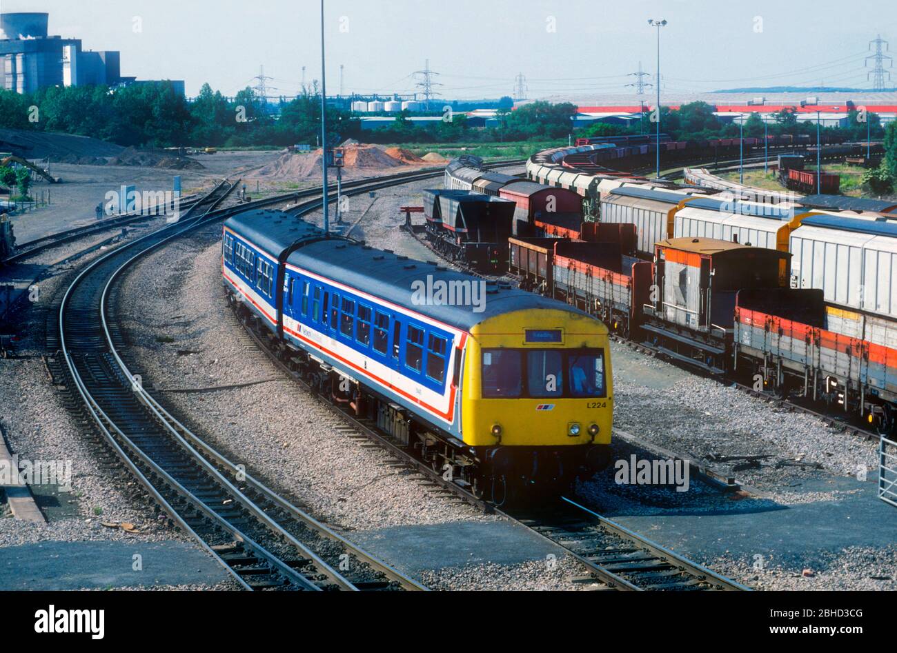 A Class 101 Metro-Cammell DMU set number L224 working a Network SouthEast service passing Didcot yard on the 20th June 1992. Stock Photo