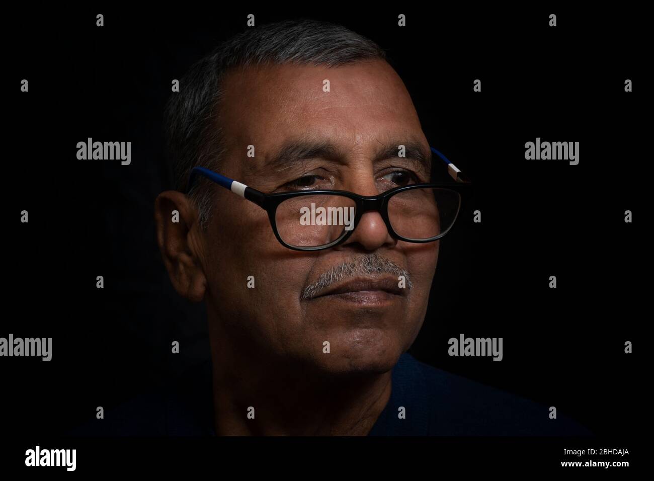 Indian old man thinking hi-res stock photography and images - Alamy
