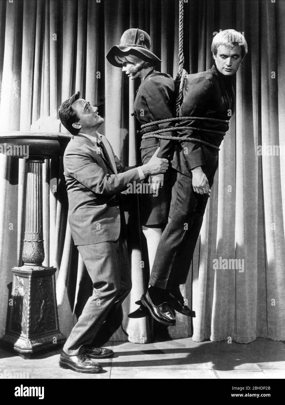 Robert Vaughn Dorothy Provine David Mccallum One Spy Too Many 1966 Stock Photo Alamy Robert Vaughn Dorothy Provine David Mccallum One Spy Too Many 1966 Stock Photo Alamy