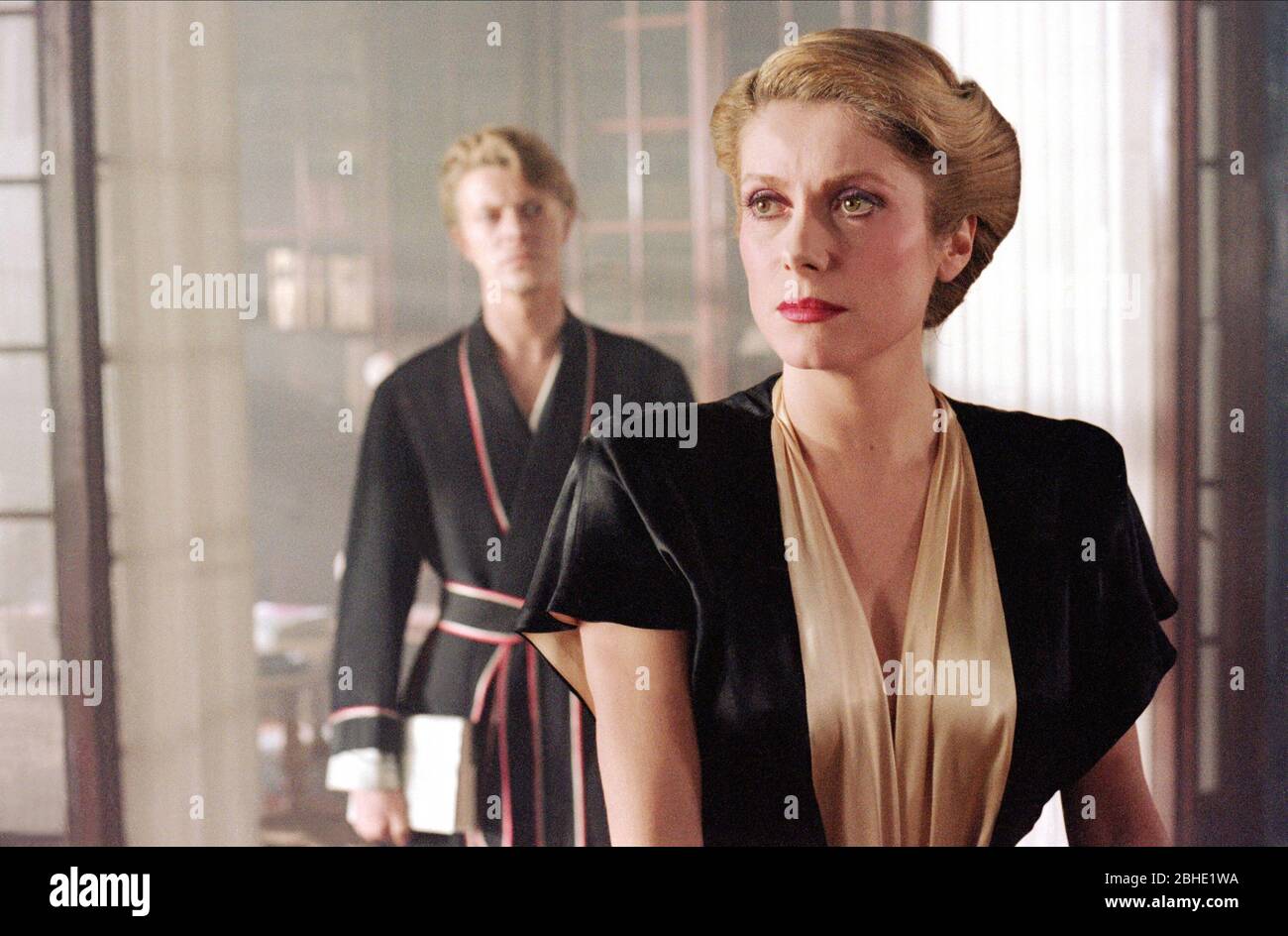 David Bowie Hunger High Resolution Stock Photography And Images Alamy david-bowie-hunger-high-resolution-stock-photography-and-images-alamy