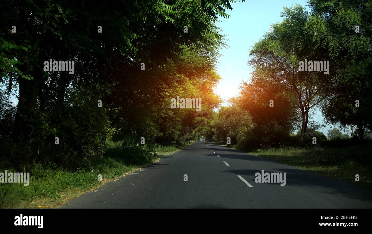 Empty highway in india hi-res stock photography and images - Alamy
