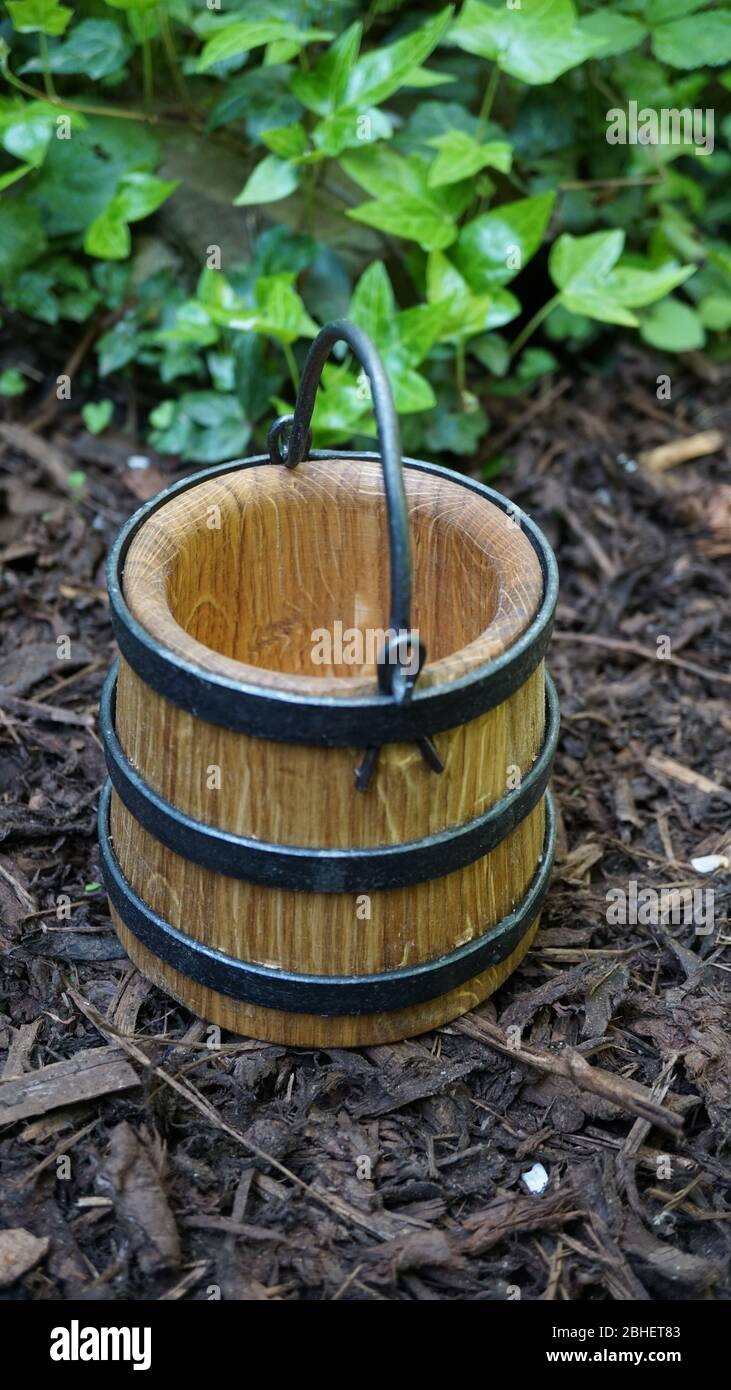 Anglo Saxon mead hall drinking bucket Butlers Field grave 172 57th