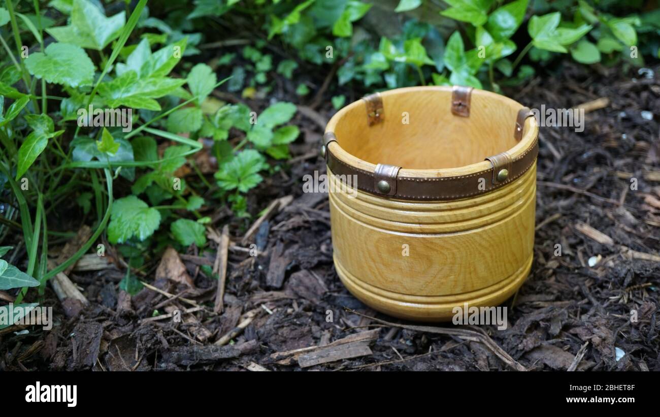 Anglo Saxon mead hall drinking stoop Butlers Field grave 173 57th