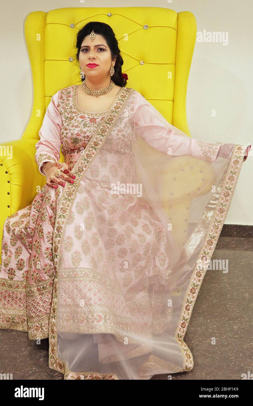 Indian women in traditional dress hi-res stock photography and images ...