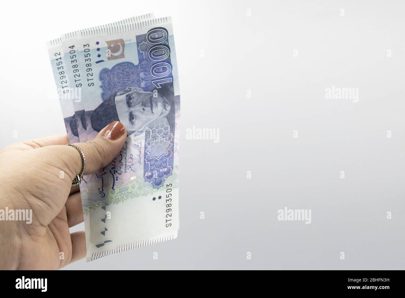 3 dollars in pakistani rupees deals