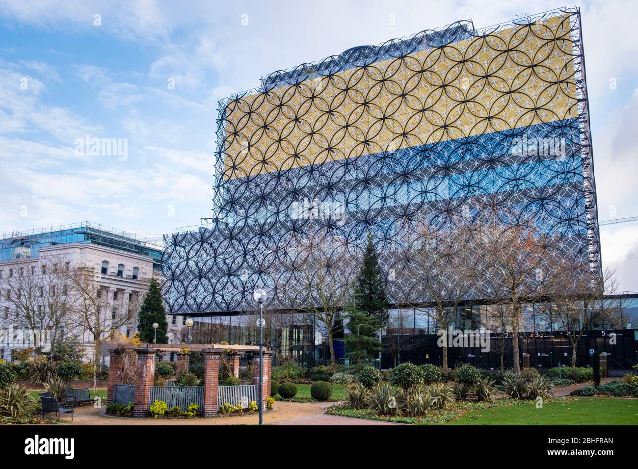 Birmingham Library from the City Centre Gardens, Birmingham, West Midlands, England, GB, UK Stock Photo