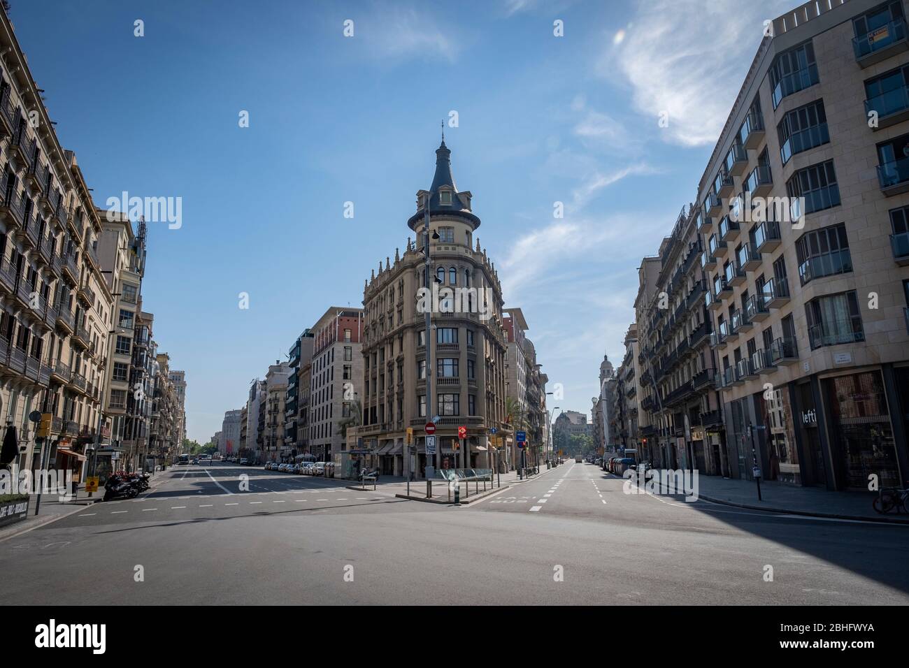 Pelayo street barcelona hi-res stock photography and images - Alamy