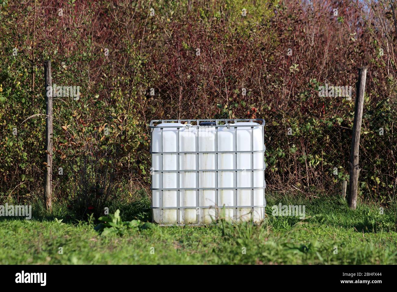 Download Ibc Container High Resolution Stock Photography And Images Alamy Yellowimages Mockups