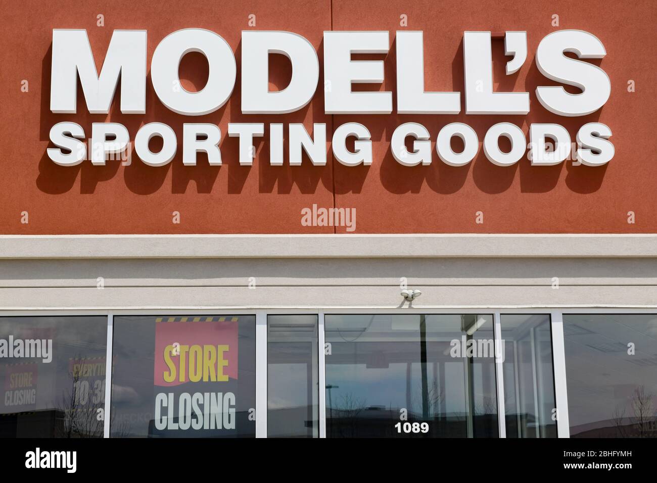 Modells stores in danger of going out of business - Retailer close to bankruptcy or bankrupt - businesses harmed by Covid-19 depression / recession Stock Photo