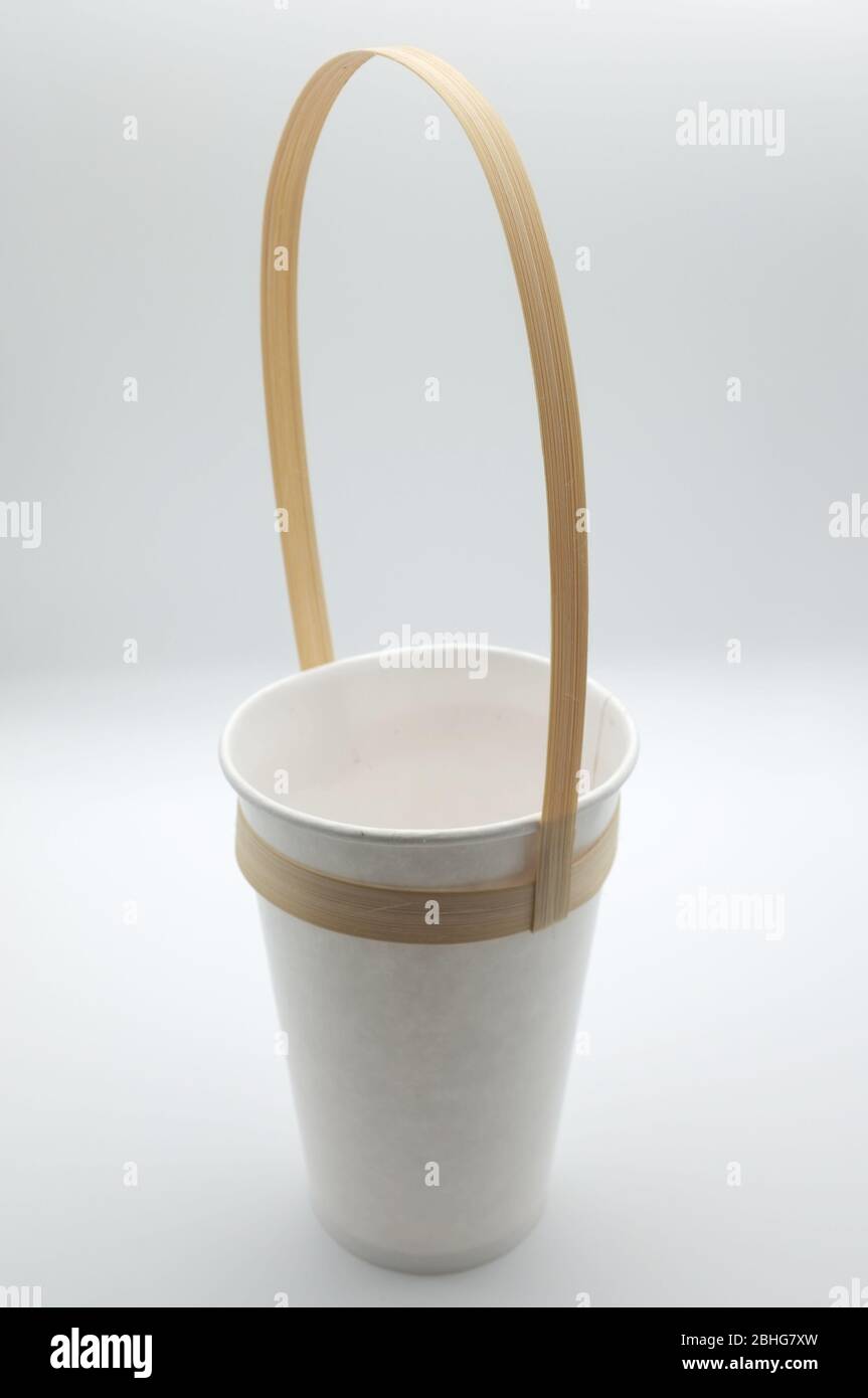 Eco friendly biodegradable rPaper drinking glass with Bamboo Handle ...