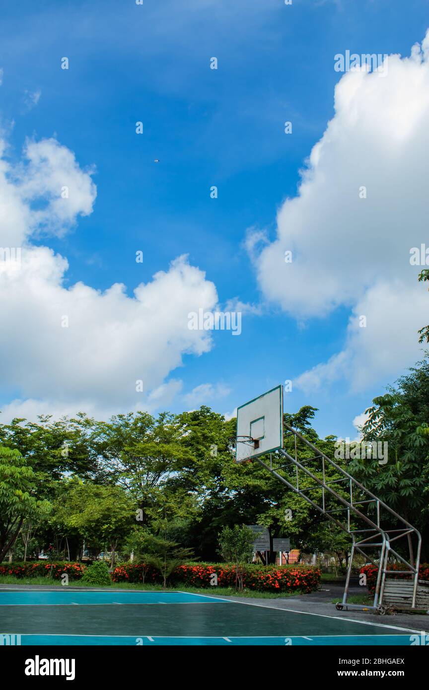 Outdoor basketball court floor polishing smooth and painted well