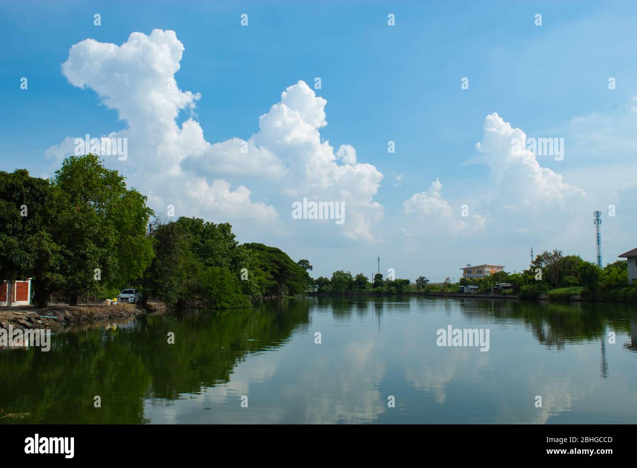The beauty of the sky that reflects the water. Stock Photo