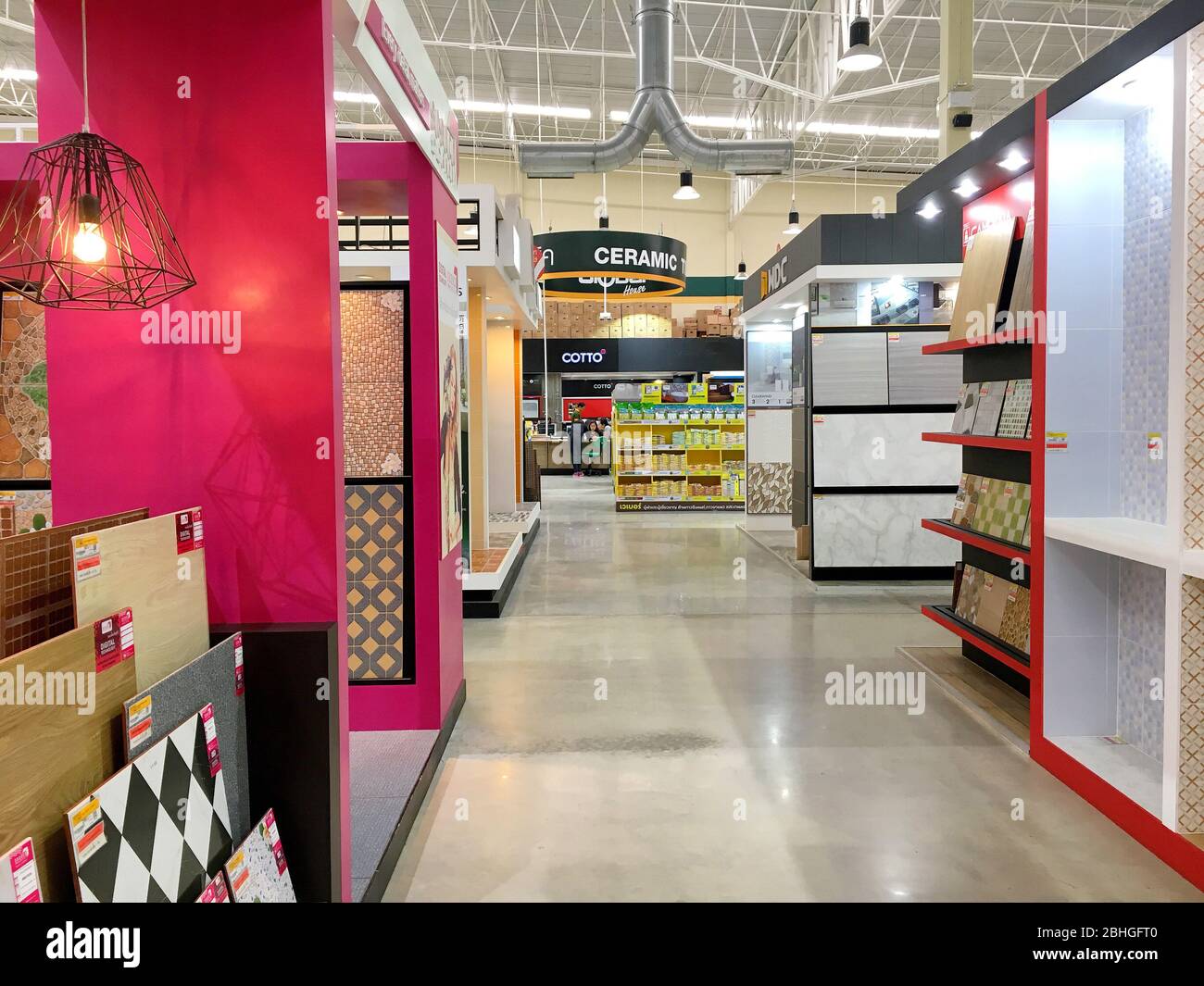 The photo of many styles of ceramic tiles in Glaobal House hardware